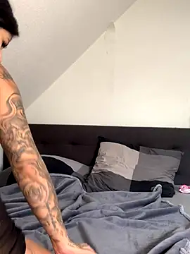 mrskarmaa online show from December 2025 02:22:02 PM