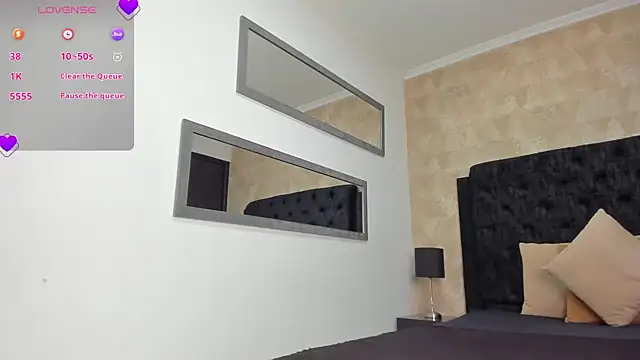 Layla Mackenzie online show from March 2026 05:23:02 AM