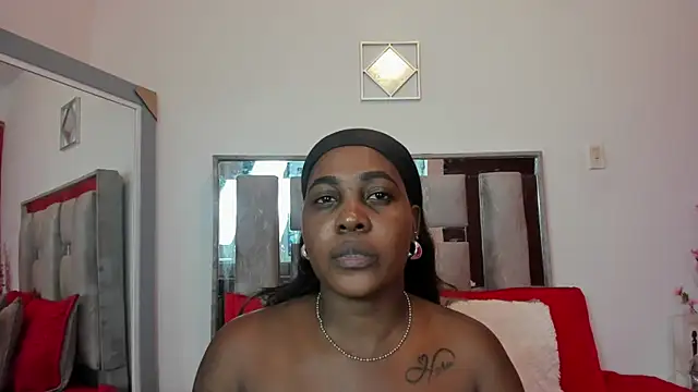 Emilly roaa online show from April 2026 07:03:01 PM