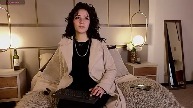 Lina Montclair online show from March 2026 07:51:01 PM