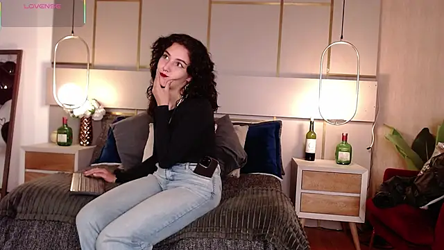 Snapshot of Lina_Montclair chatting on November 2025 07:29:01 PM Lina Montclair online show from November 2025 07:29:01 PM