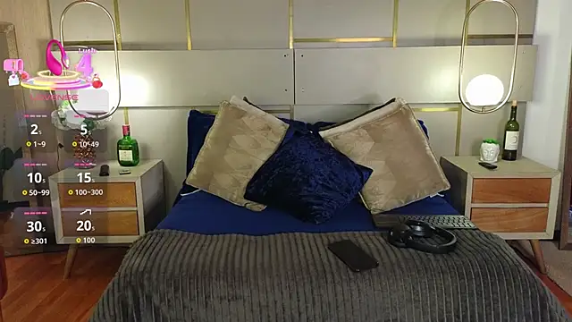 Lina Montclair online show from April 2026 07:50:02 PM