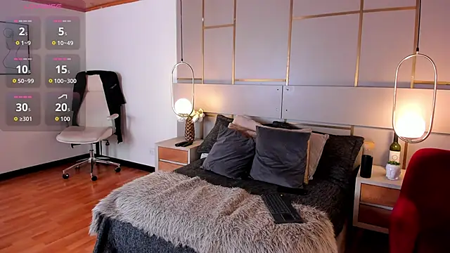 Lina Montclair online show from February 2026 07:10:01 PM