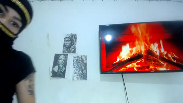 Snapshot of Foxy_Lovex chatting on November 2025 10:41:02 PM Foxy Lovex online show from November 2025 10:41:02 PM