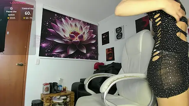 lycoris 19 online show from November 2025 09:13:02 PM