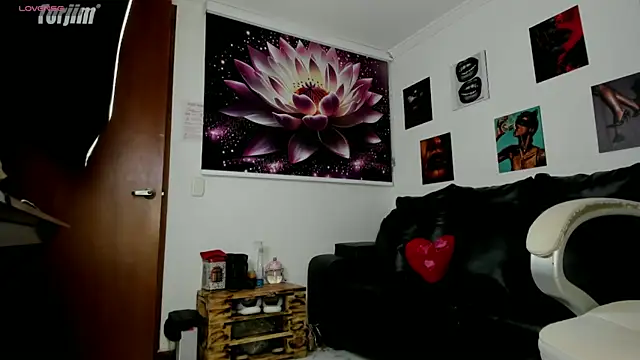 lycoris 19 online show from October 2025 08:52:02 PM