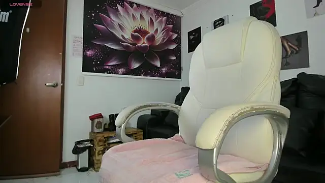 lycoris 19 online show from November 2025 09:08:01 PM