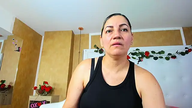Snapshot of Heidy_milf chatting on May 2026 08:24:02 PM Heidy milf online show from May 2026 08:24:02 PM