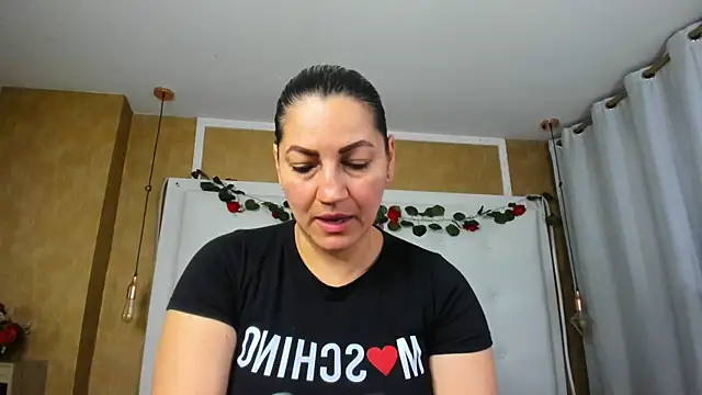 Snapshot of Heidy_milf chatting on May 2026 07:53:02 PM Heidy milf online show from May 2026 07:53:02 PM