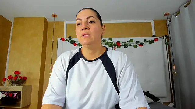 Heidy milf online show from March 2026 07:36:01 PM