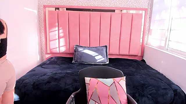 Snapshot of Barbara_fox__ chatting on November 2025 12:05:01 PM Barbara fox online show from November 2025 12:05:01 PM