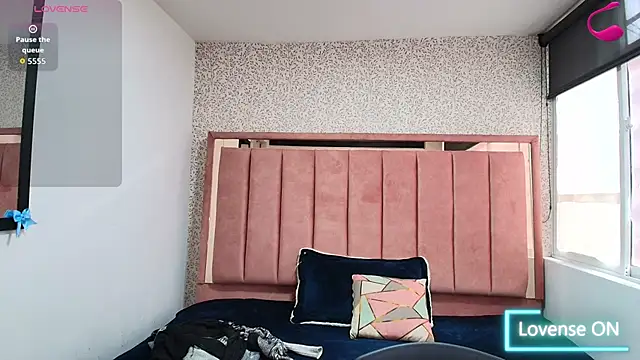 Barbara fox   online show from April 2026 12:01:01 PM