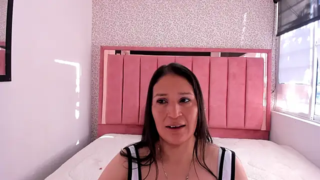 Snapshot of Barbara_fox__ chatting on November 2025 12:10:02 PM Barbara fox online show from November 2025 12:10:02 PM