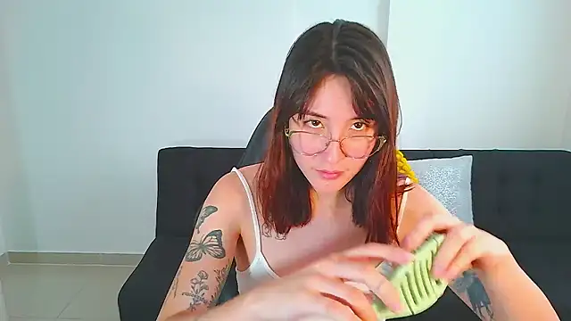 Yulienneg online show from February 2026 10:30:02 PM