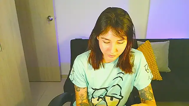 Yulienneg online show from February 2026 01:38:02 AM