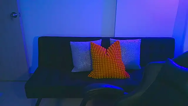 Yulienneg online show from February 2026 09:38:02 PM