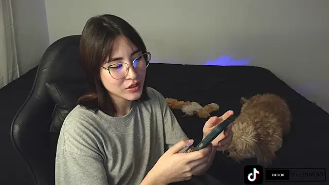 Yulienneg online show from October 2025 11:27:01 PM