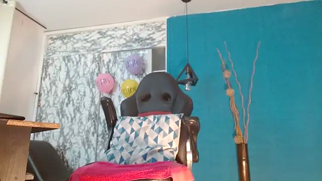 hanna mooreee online show from April 2026 07:09:01 PM