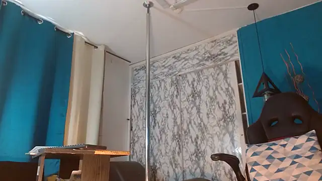 hanna mooreee online show from November 2025 06:30:01 PM