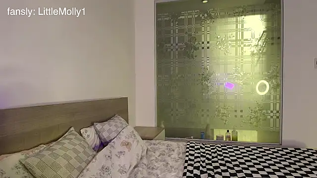 littlemolly11 online show from October 2025 01:03:01 PM