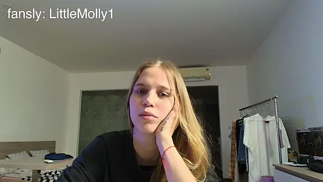 littlemolly11 online show from September 2025 11:05:01 AM