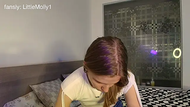 littlemolly11 online show from October 2025 01:26:02 PM