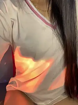 Snapshot of Sexlove_bb chatting on February 2026 09:34:02 PM Sexlove bb online show from February 2026 09:34:02 PM