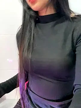 Snapshot of Sexlove_bb chatting on December 2025 05:06:01 AM Sexlove bb online show from December 2025 05:06:01 AM