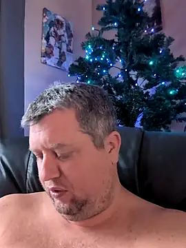 Single White Male online show from November 2025 04:07:01 PM
