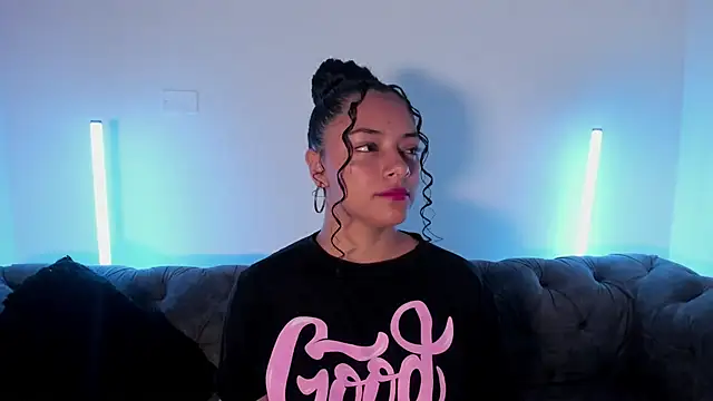 Snapshot of Angellit_Afrodita_ chatting on December 2025 11:12:01 AM Angellit Afrodita online show from December 2025 11:12:01 AM