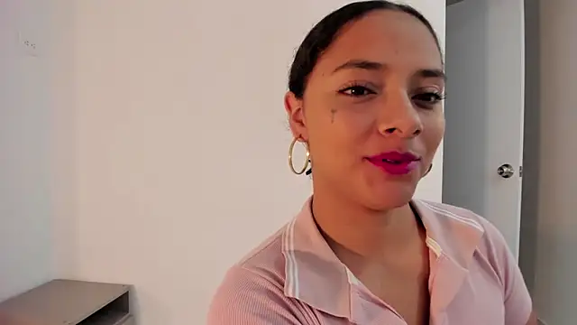 Snapshot of Angellit_Afrodita_ chatting on December 2025 11:27:01 AM Angellit Afrodita online show from December 2025 11:27:01 AM