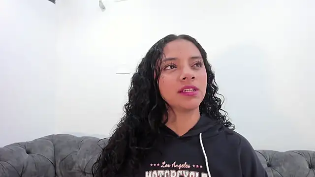 Snapshot of Angellit_Afrodita_ chatting on November 2025 10:25:01 AM Angellit Afrodita online show from November 2025 10:25:01 AM