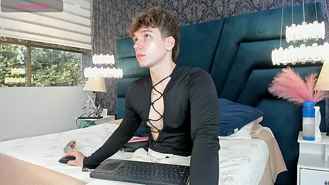 TaylerWhite online show from July 2026 12:02:01 PM