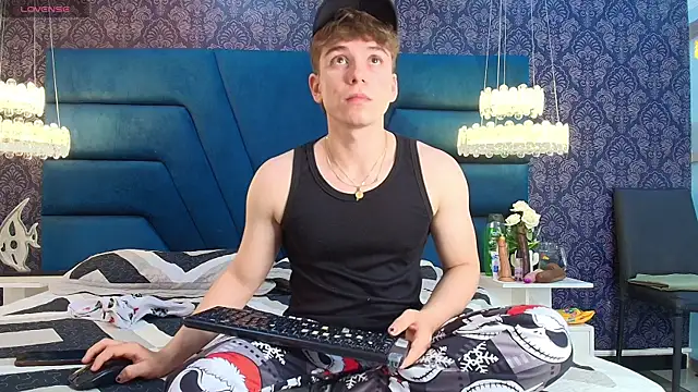 TaylerWhite online show from December 2025 11:54:02 AM