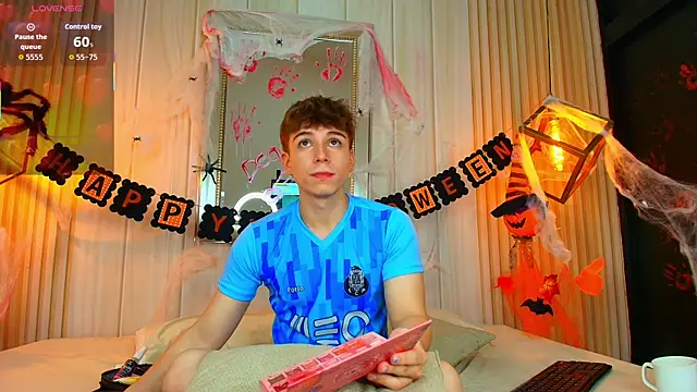 TaylerWhite online show from October 2025 12:28:01 PM