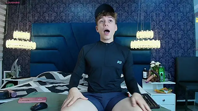 TaylerWhite online show from December 2025 12:07:01 PM