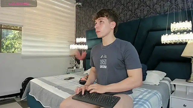 TaylerWhite online show from June 2026 12:28:01 PM