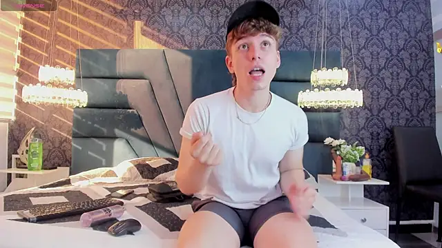 TaylerWhite online show from December 2025 12:09:02 PM