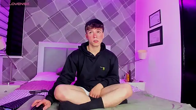 TaylerWhite online show from November 2025 12:09:01 PM