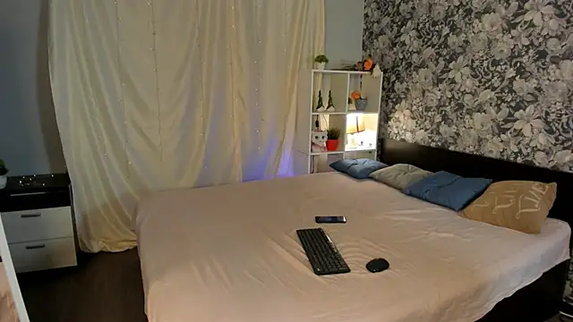 Laila Blarr online show from November 2025 10:31:01 AM