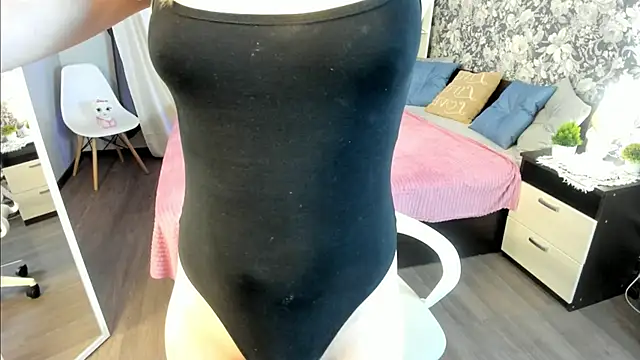 Laila Blarr online show from March 2026 12:06:02 PM