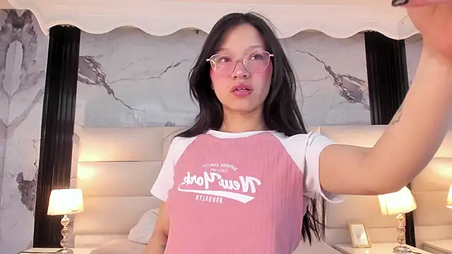 Sophie Calloway online show from December 2025 03:14:02 PM