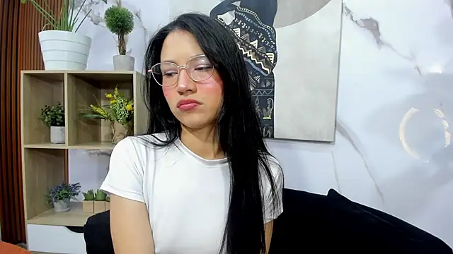 Snapshot of Sophie_Calloway chatting on November 2025 04:00:01 PM Sophie Calloway online show from November 2025 04:00:01 PM