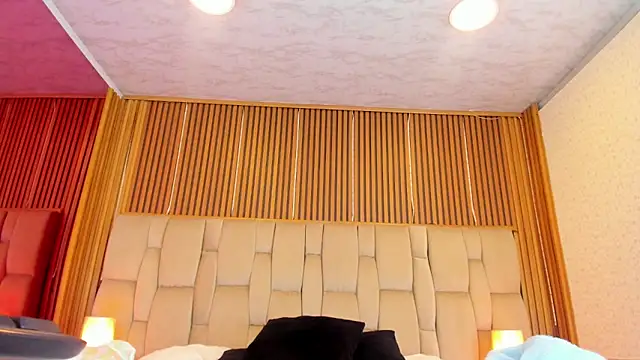 Sophie Calloway online show from March 2026 01:37:01 PM