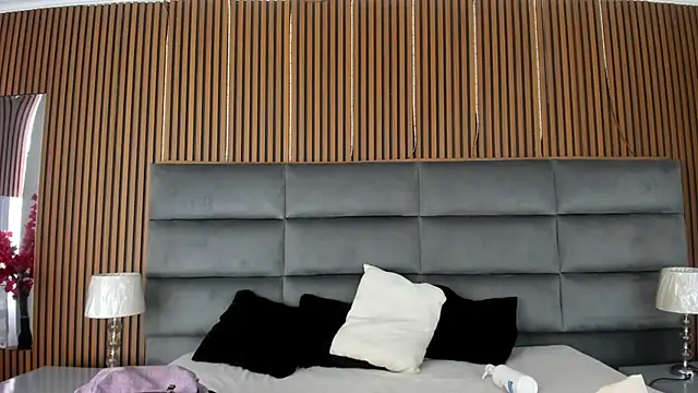 Sophie Calloway online show from April 2026 02:55:01 PM