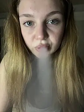Snapshot of Emaline_Fane chatting on June 2026 06:18:02 PM Emaline Fane online show from June 2026 06:18:02 PM