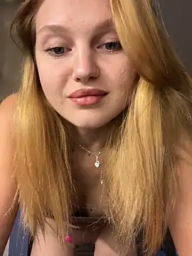 Emaline Fane online show from November 2025 06:13:01 PM