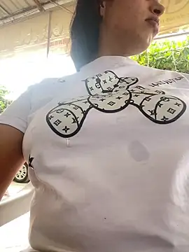 Mia garcia28 online show from December 2025 06:31:02 PM