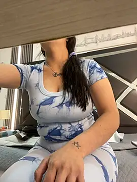 Mia garcia28 online show from October 2025 08:00:01 PM