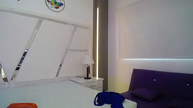 Mia garcia28 online show from November 2025 07:50:02 PM